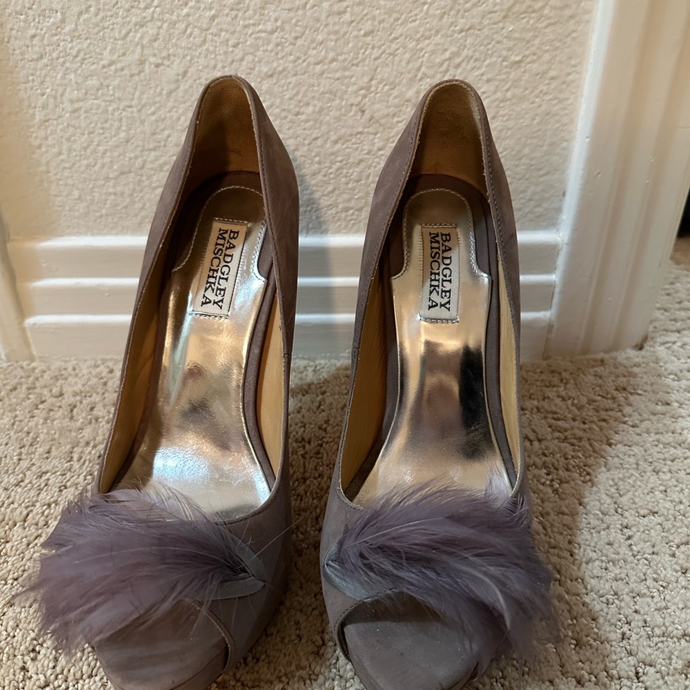 Badgley Mischka Gisella d'orsay open toe feather pump heel shoes